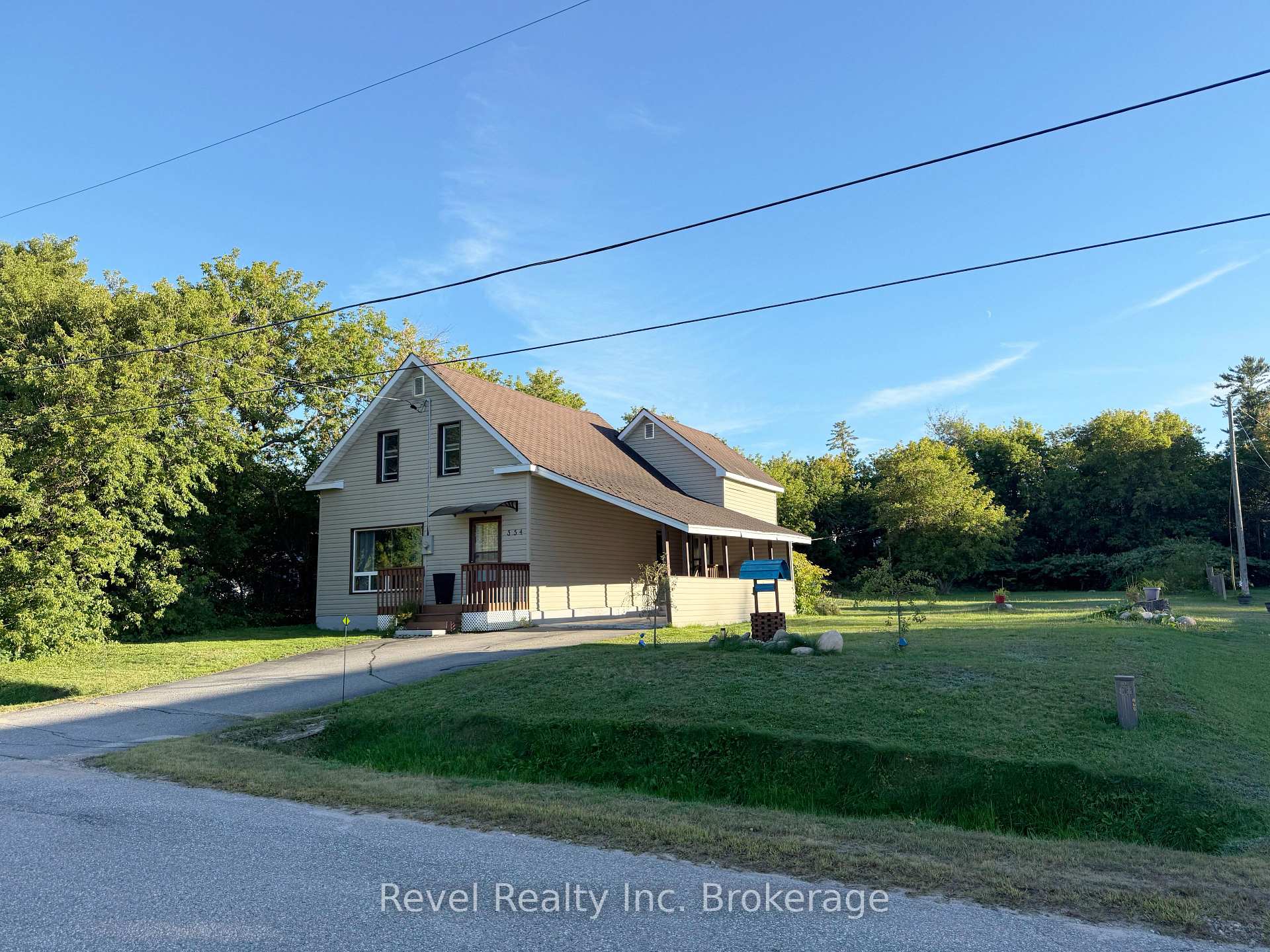 Front of 354 Poplar Street