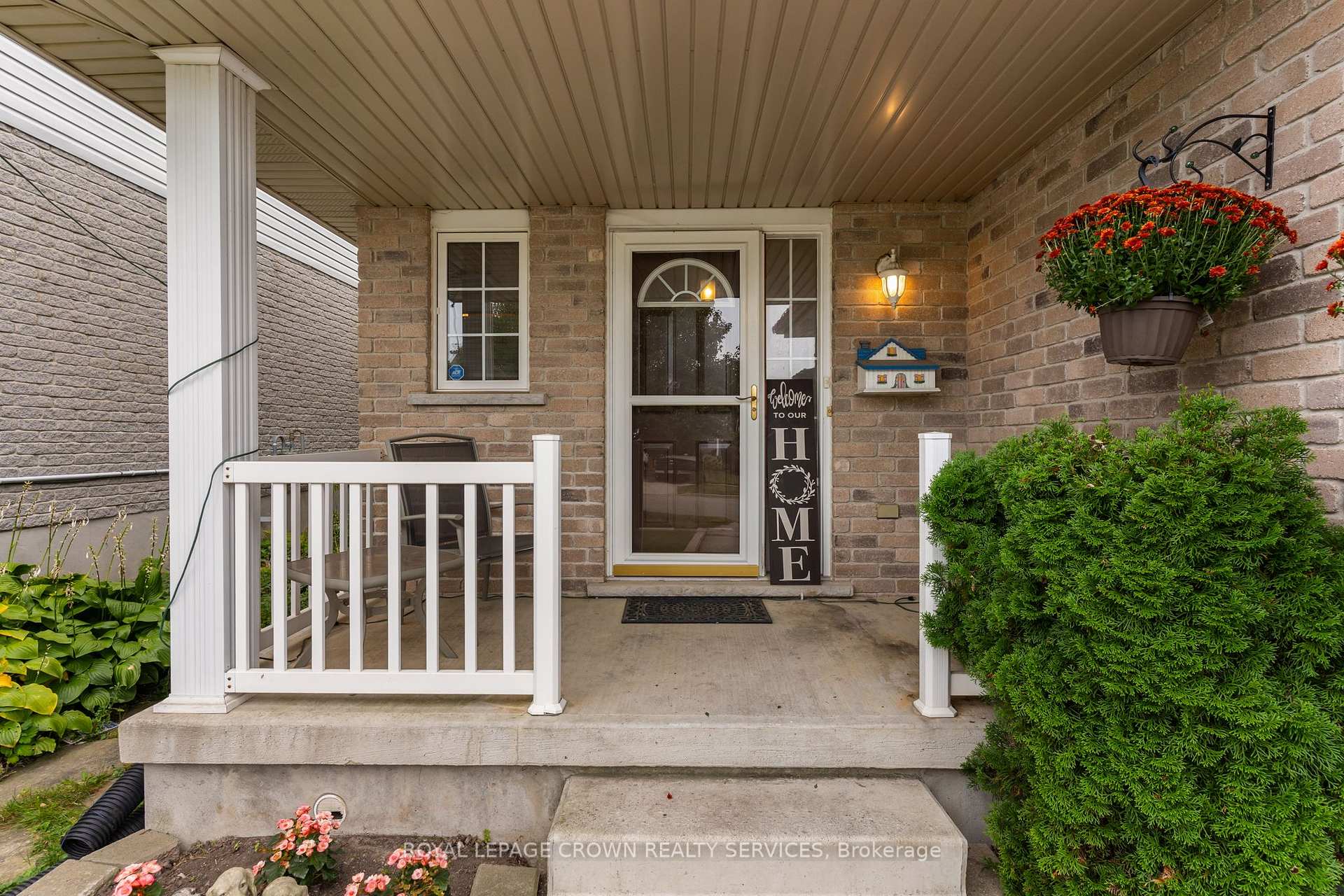 Photo 4 of 509 Langlaw Drive, Cambridge, Christopher-Champlain — HOMEH