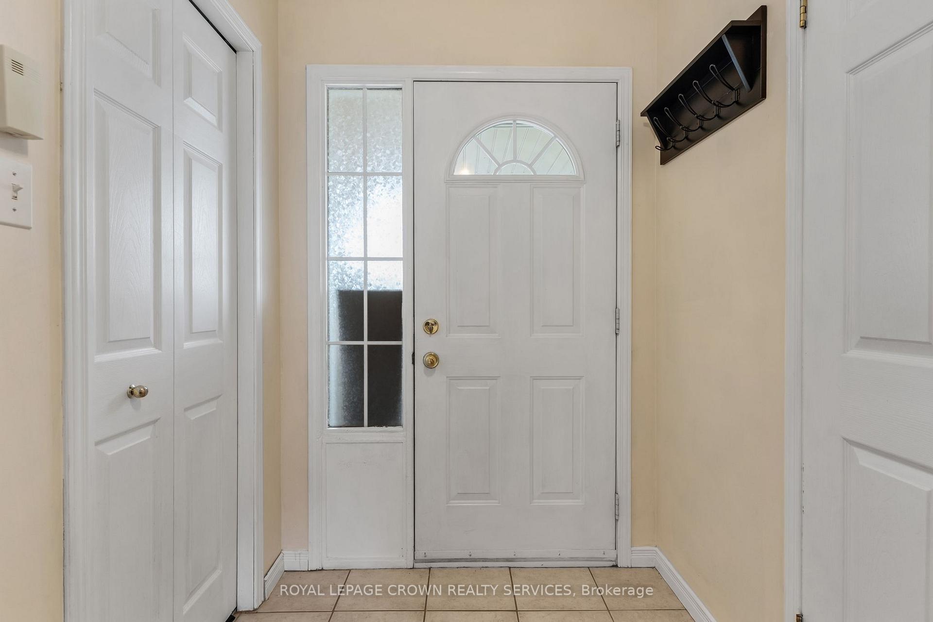 Photo 5 of 509 Langlaw Drive, Cambridge, Christopher-Champlain — HOMEH