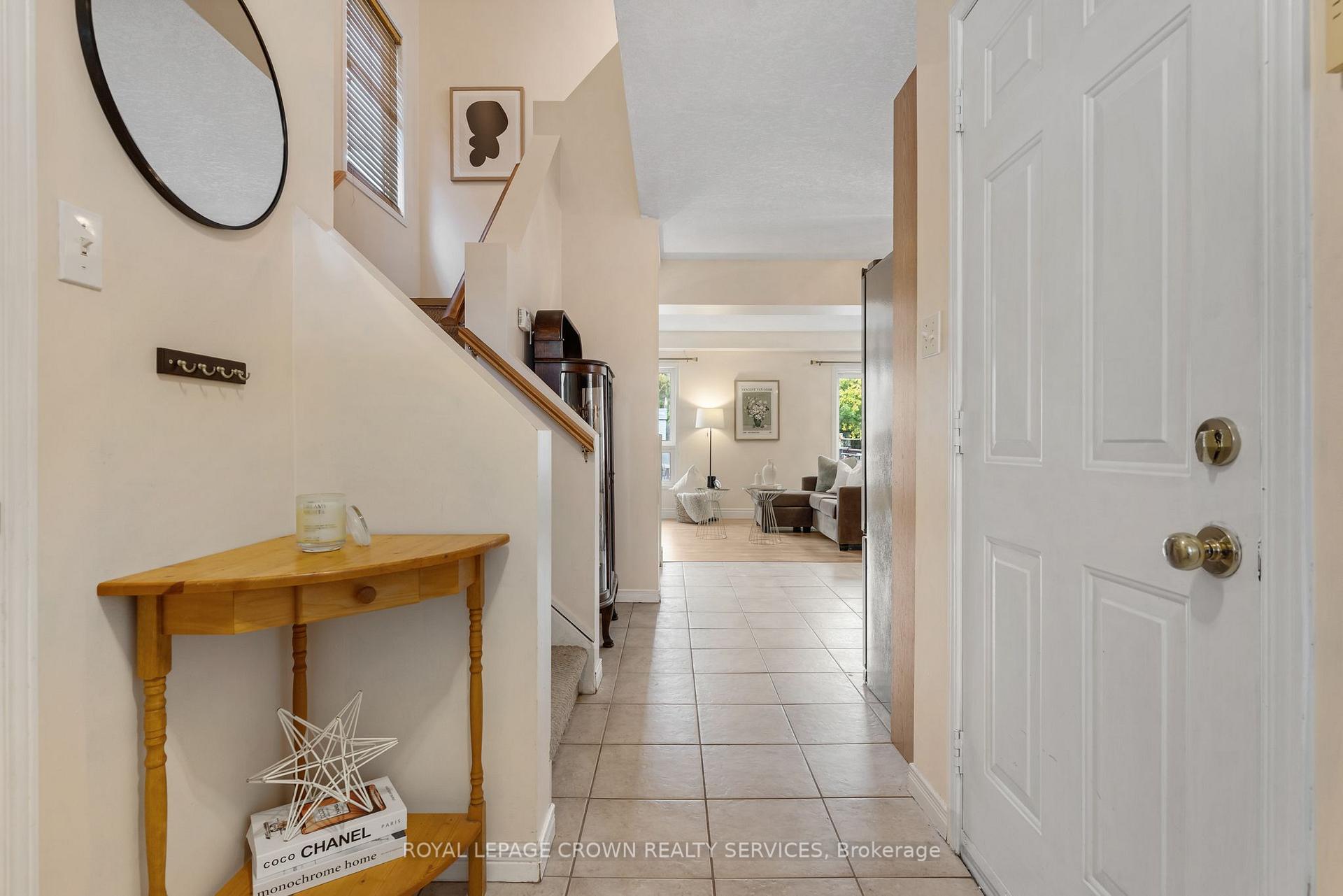 Photo 10 of 509 Langlaw Drive, Cambridge, Christopher-Champlain — HOMEH