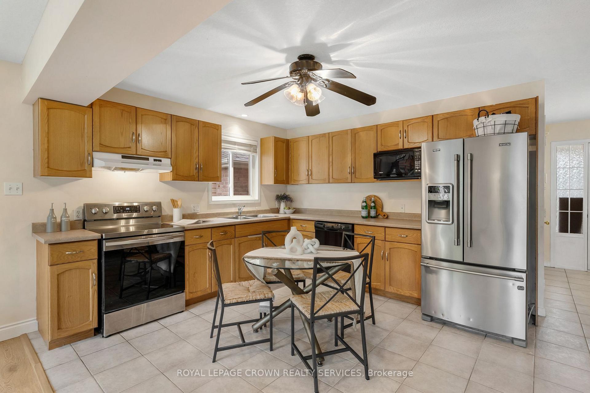 Photo 13 of 509 Langlaw Drive, Cambridge, Christopher-Champlain — HOMEH