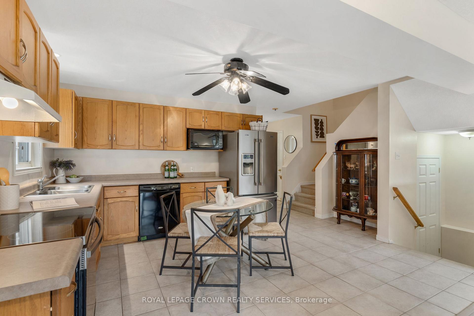 Photo 14 of 509 Langlaw Drive, Cambridge, Christopher-Champlain — HOMEH