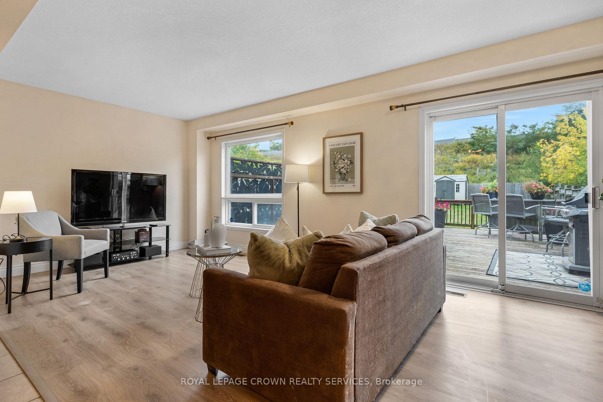 Photo 17 of 509 Langlaw Drive, Cambridge, Christopher-Champlain — HOMEH