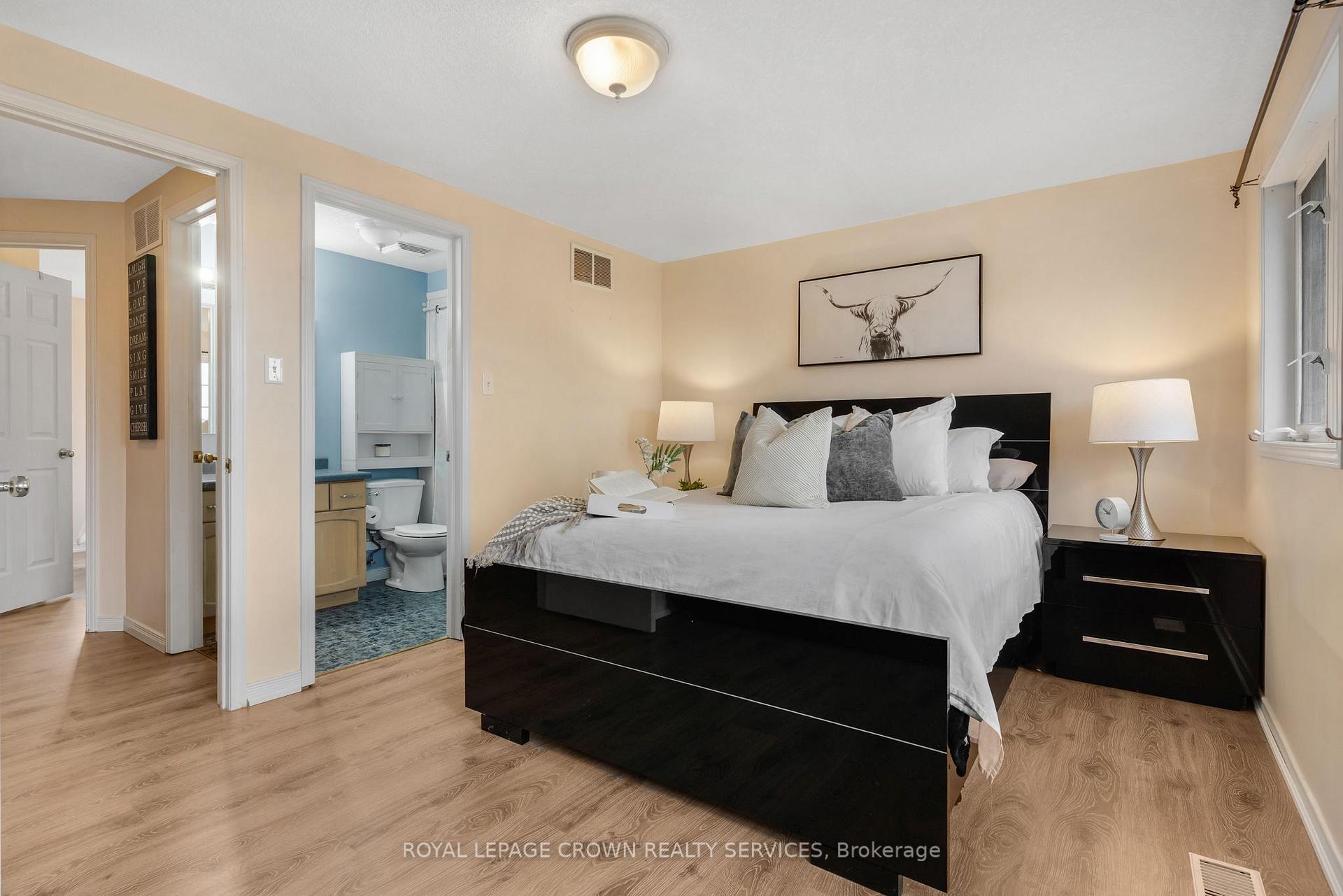 Photo 23 of 509 Langlaw Drive, Cambridge, Christopher-Champlain — HOMEH