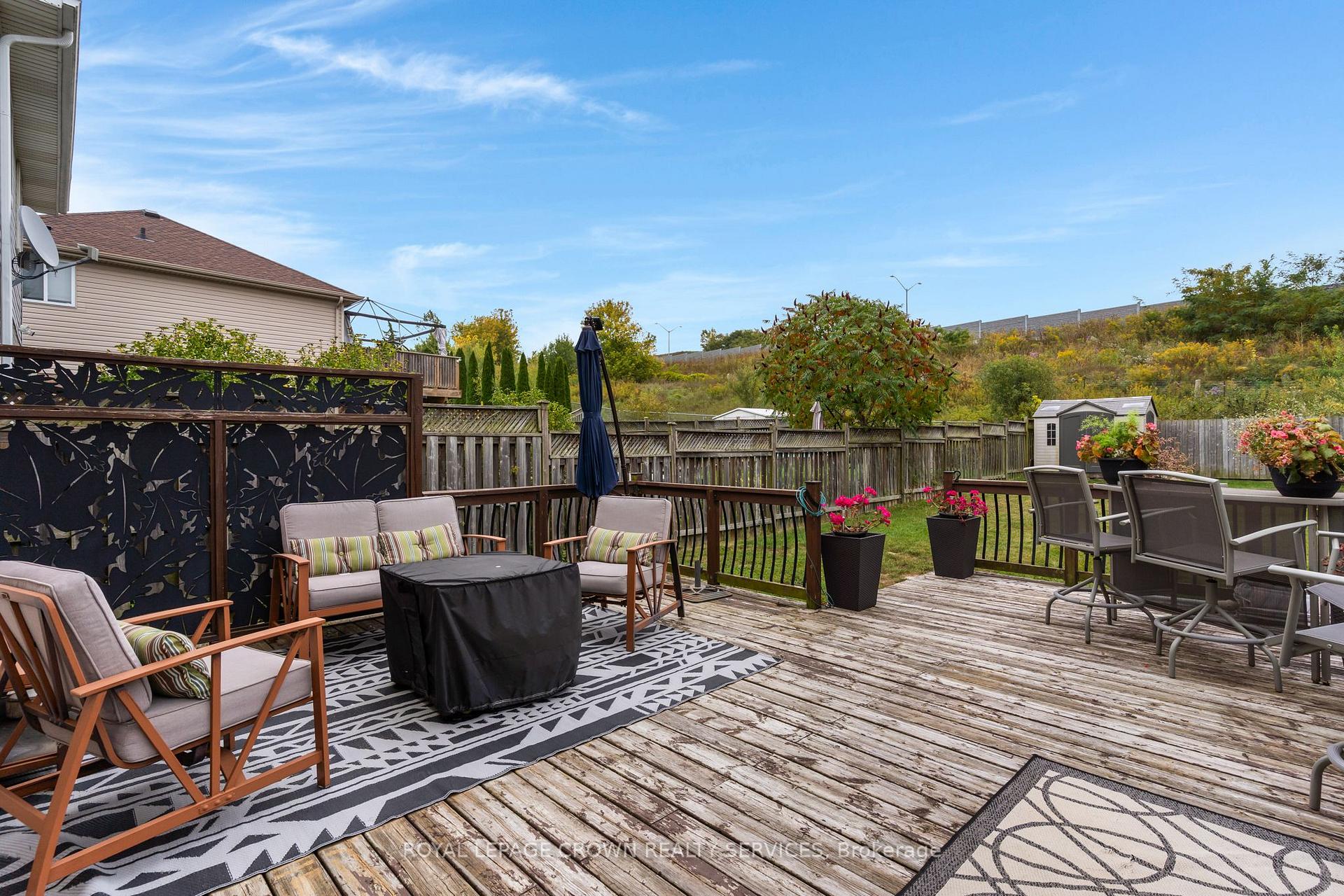 Photo 31 of 509 Langlaw Drive, Cambridge, Christopher-Champlain — HOMEH