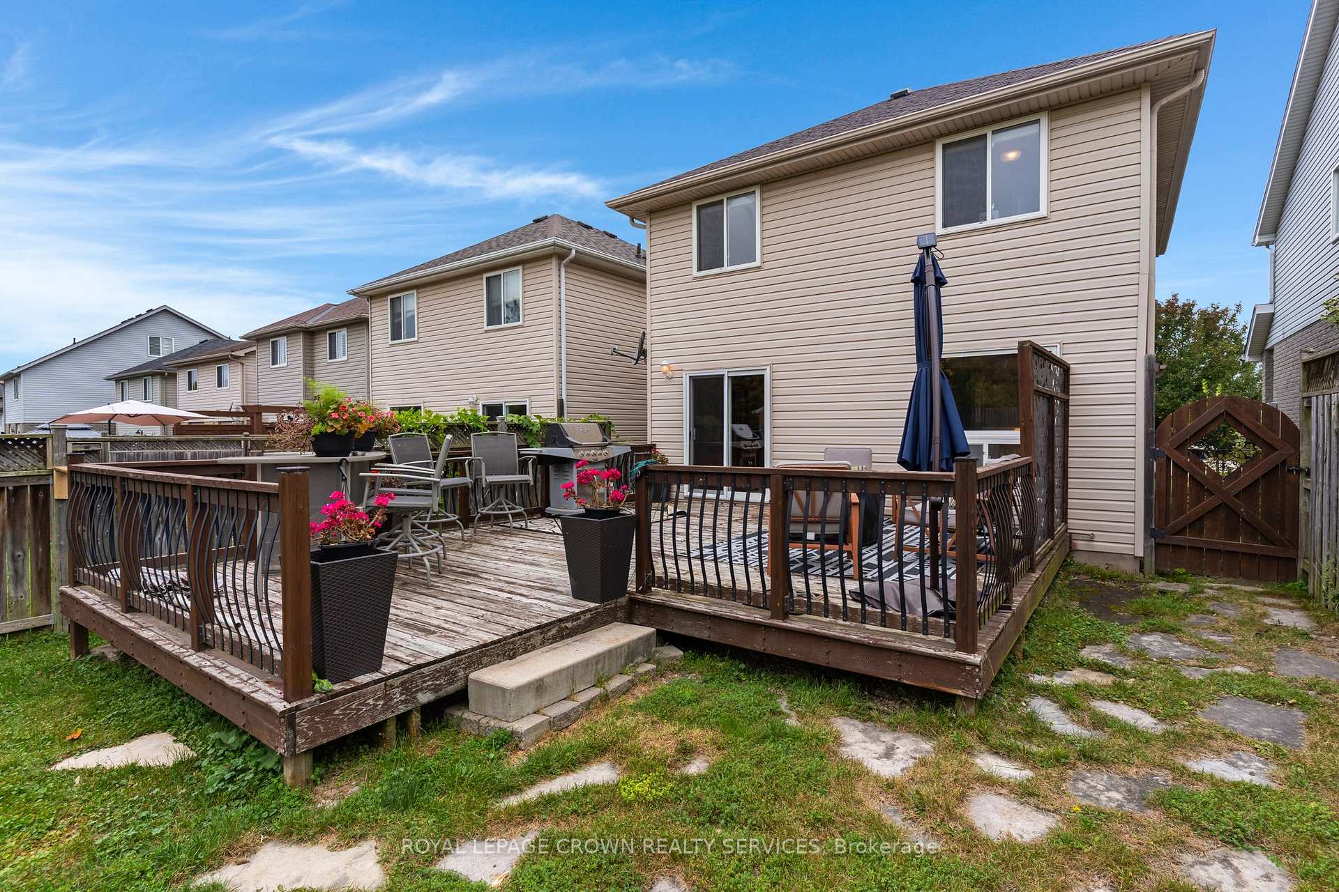 Photo 34 of 509 Langlaw Drive, Cambridge, Christopher-Champlain — HOMEH