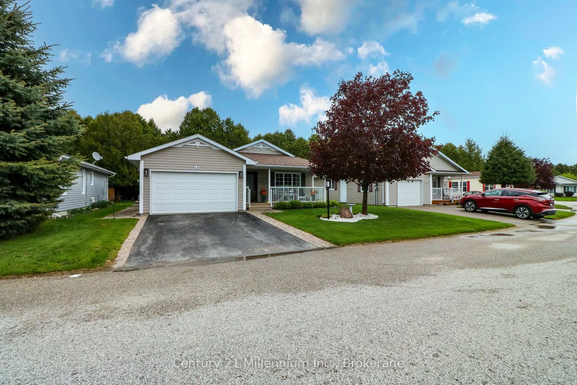 Photo 1 of 13 Virginia Avenue, Wasaga Beach — HOMEH