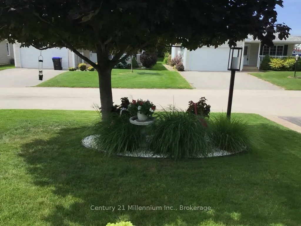 Photo 4 of 13 Virginia Avenue, Wasaga Beach — HOMEH
