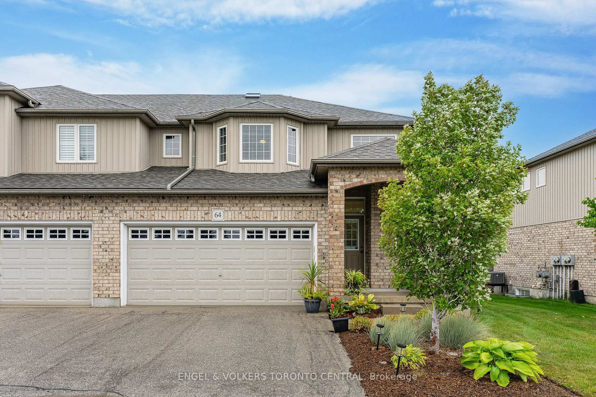 Photo 2 of Unit 64, 31 Townsend Drive, Woolwich, Breslau — HOMEH