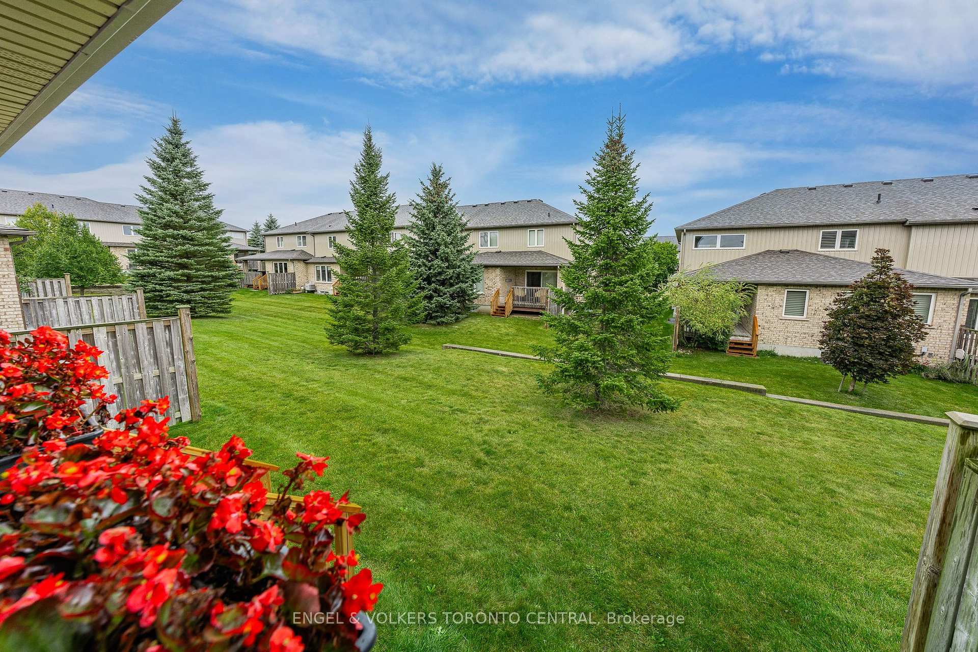 Photo 4 of Unit 64, 31 Townsend Drive, Woolwich, Breslau — HOMEH