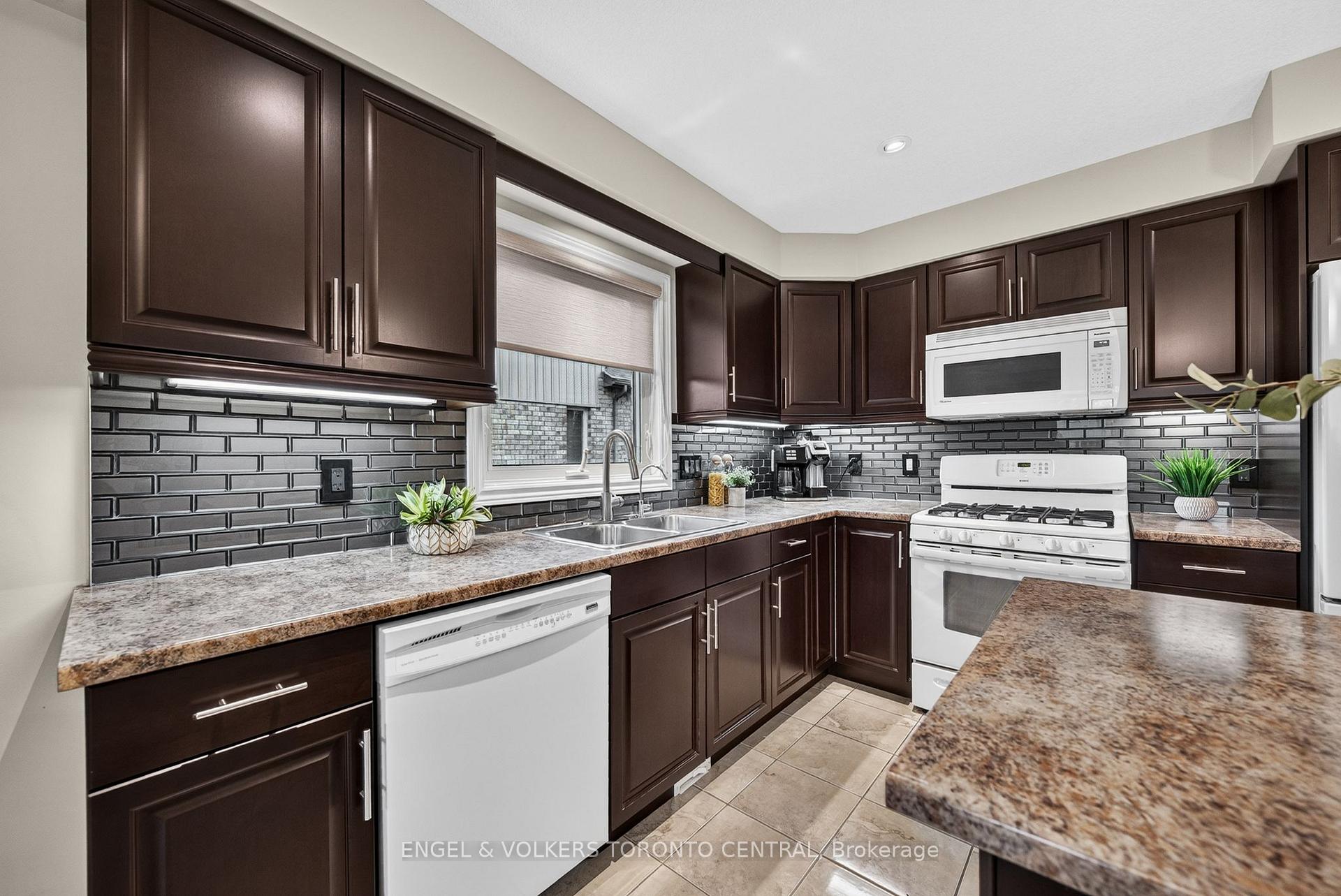 Photo 19 of Unit 64, 31 Townsend Drive, Woolwich, Breslau — HOMEH
