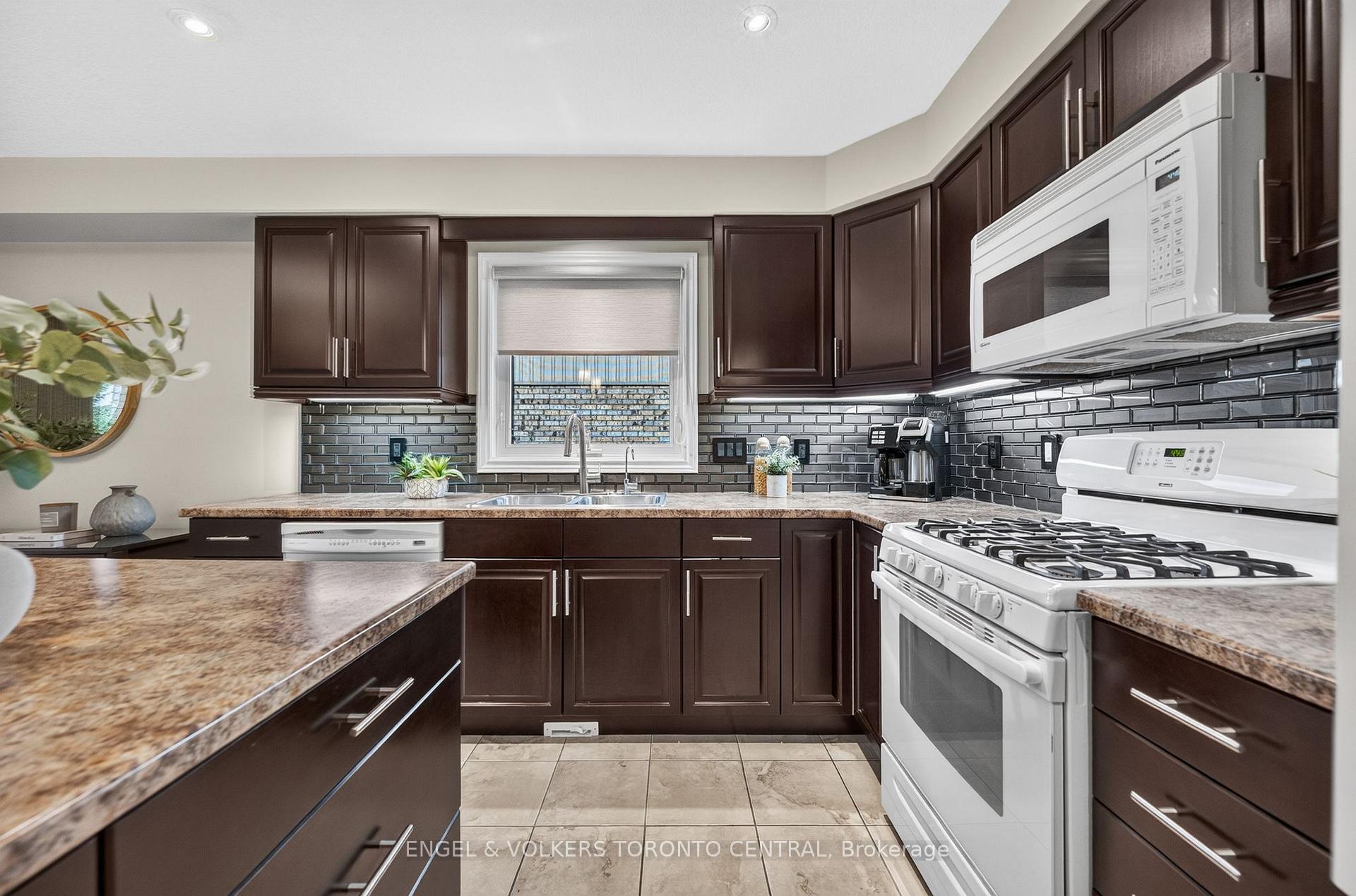 Photo 22 of Unit 64, 31 Townsend Drive, Woolwich, Breslau — HOMEH