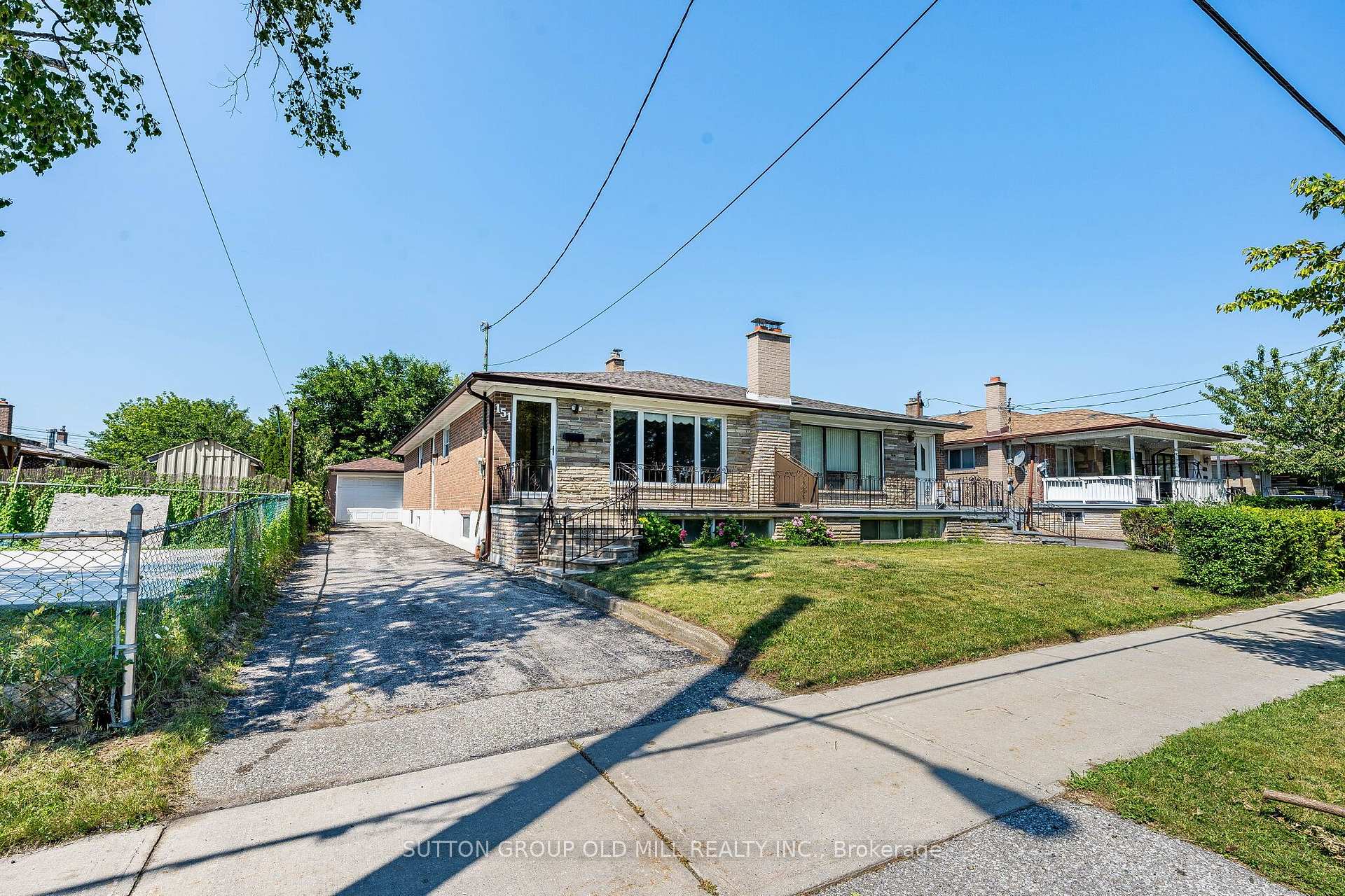 Photo 3 of 151 Lanyard Road, North York, Humbermede — HOMEH
