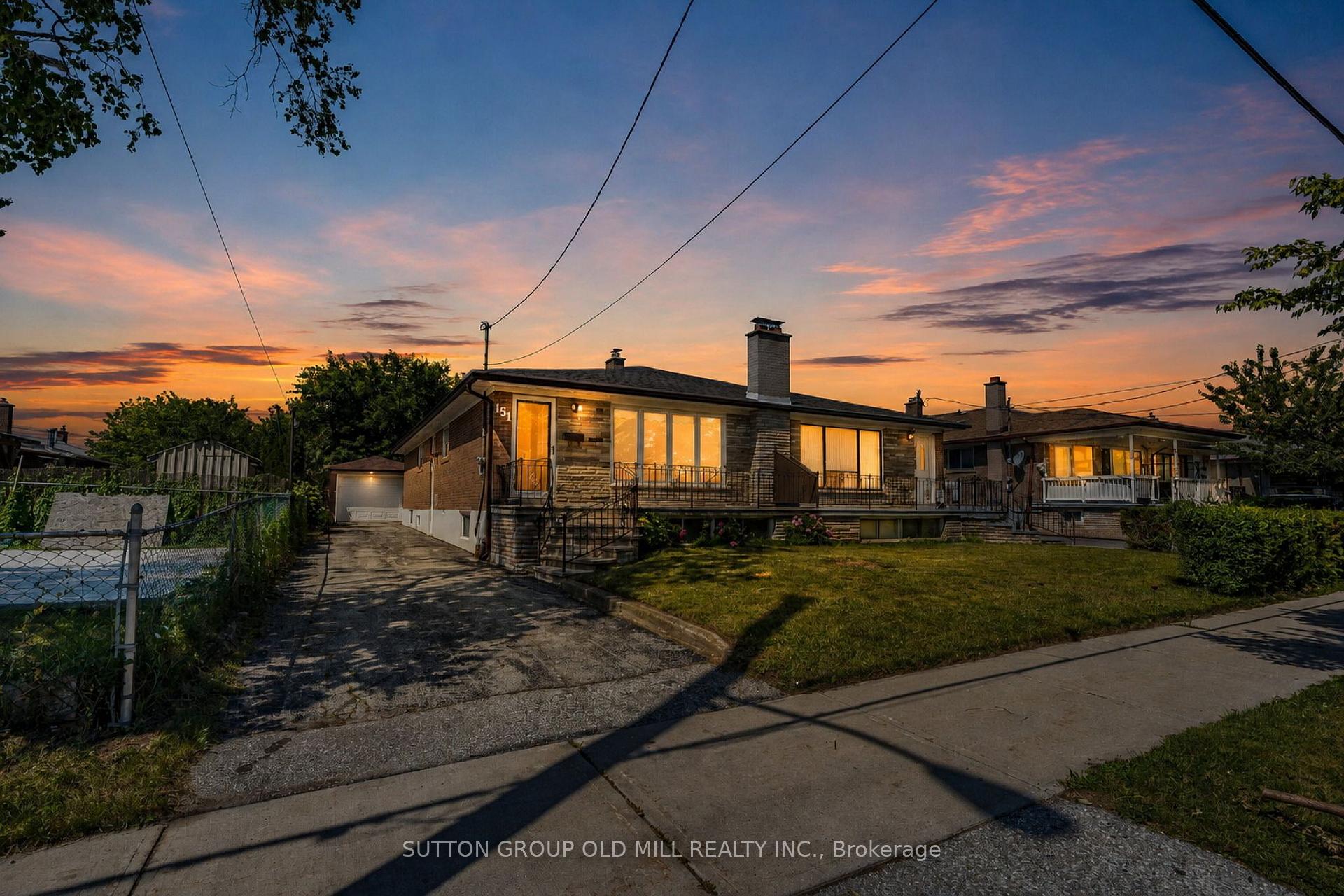 Photo 4 of 151 Lanyard Road, North York, Humbermede — HOMEH