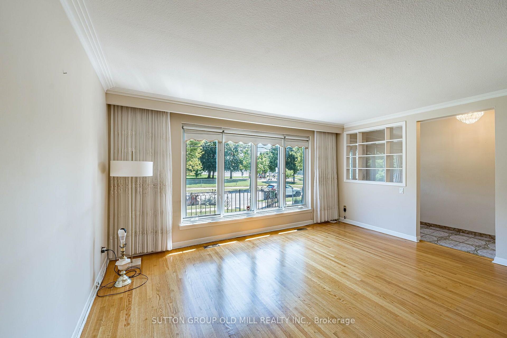 Photo 6 of 151 Lanyard Road, North York, Humbermede — HOMEH
