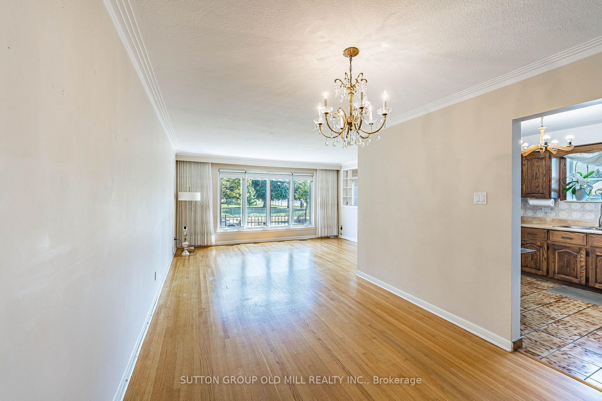 Photo 8 of 151 Lanyard Road, North York, Humbermede — HOMEH