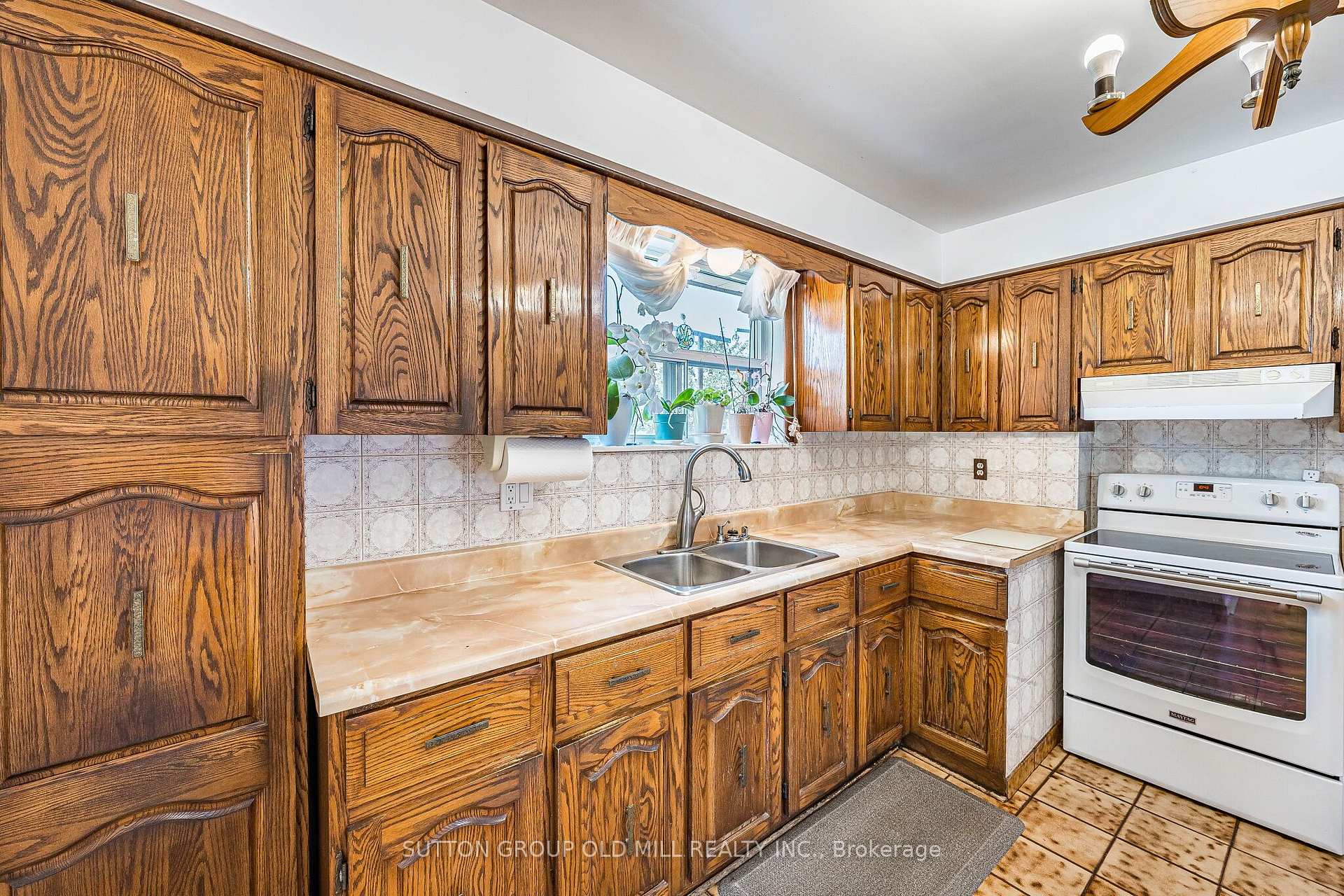 Photo 10 of 151 Lanyard Road, North York, Humbermede — HOMEH
