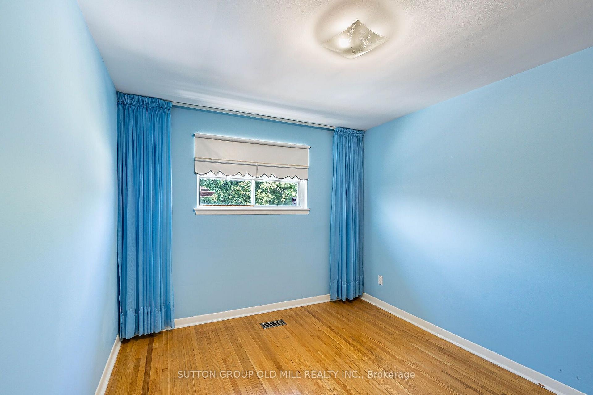 Photo 12 of 151 Lanyard Road, North York, Humbermede — HOMEH