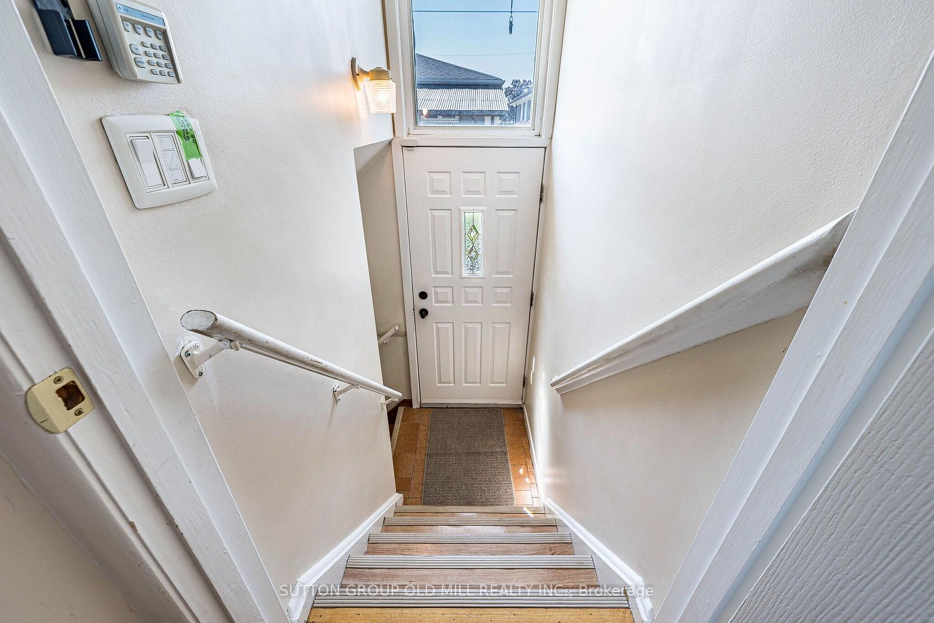 Photo 15 of 151 Lanyard Road, North York, Humbermede — HOMEH