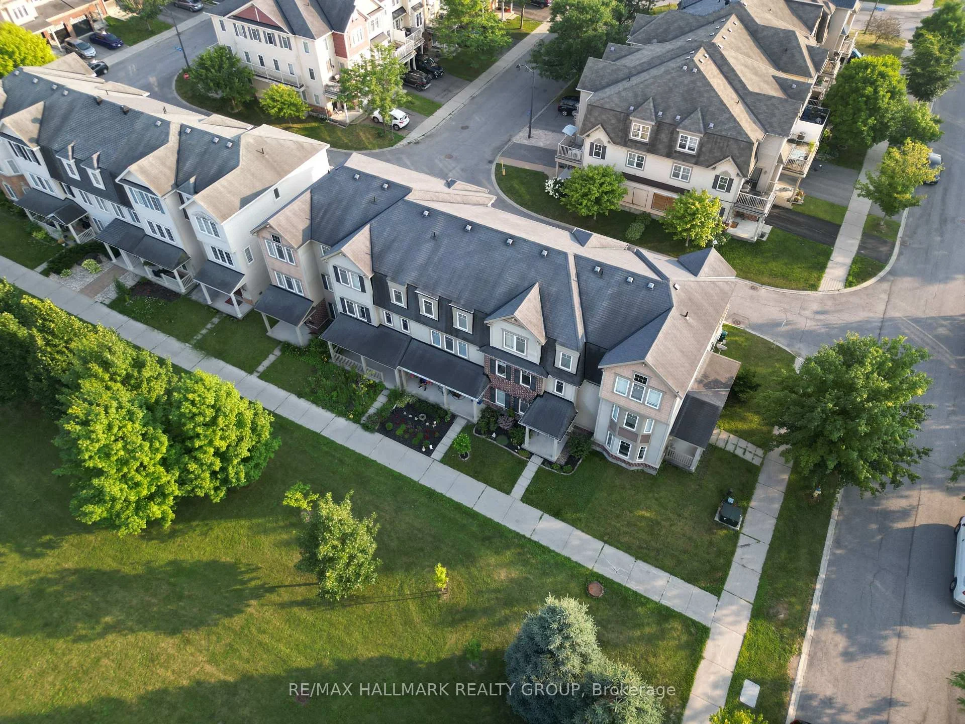 Photo 5 of 614 Martinique Lane, Ottawa, Stittsville (North) — HOMEH