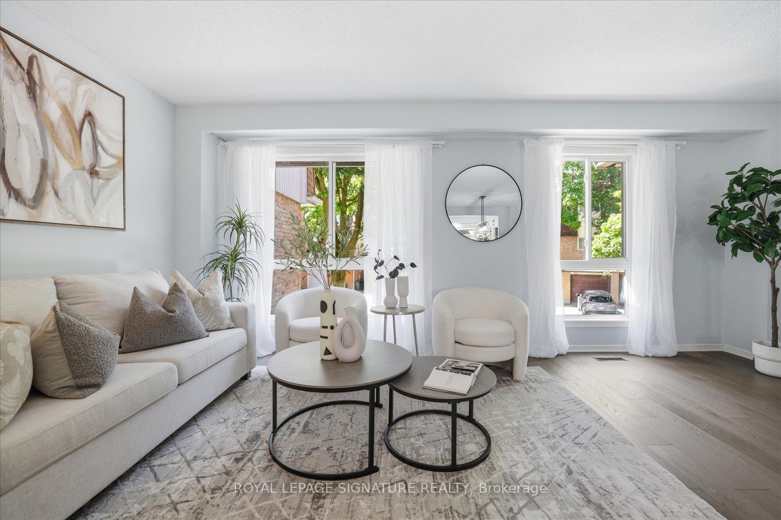 Photo 10 of 22 Snapdragon Drive, North York, Pleasant View — HOMEH