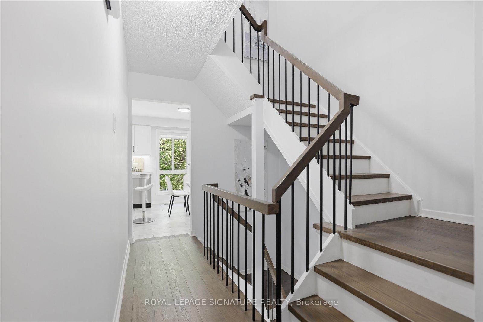 Photo 13 of 22 Snapdragon Drive, North York, Pleasant View — HOMEH
