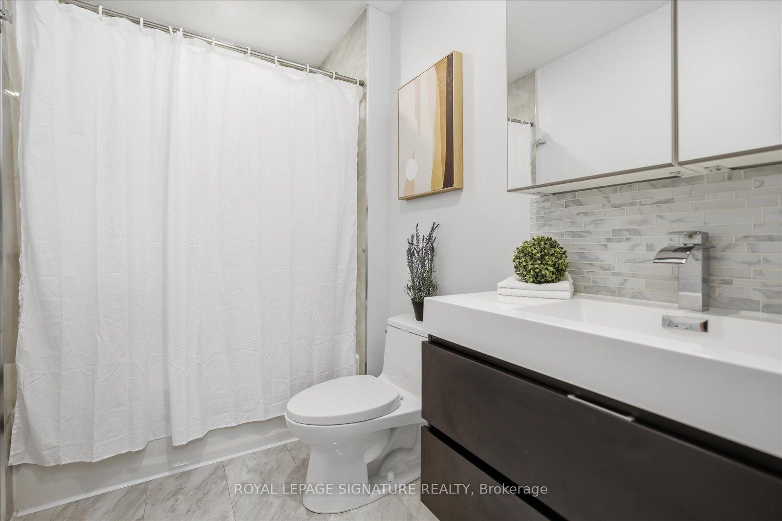 Photo 19 of 22 Snapdragon Drive, North York, Pleasant View — HOMEH