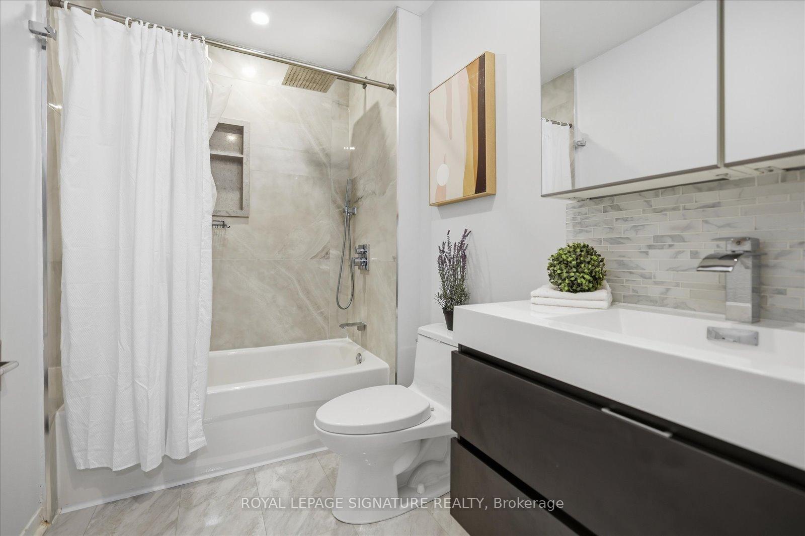 Photo 20 of 22 Snapdragon Drive, North York, Pleasant View — HOMEH