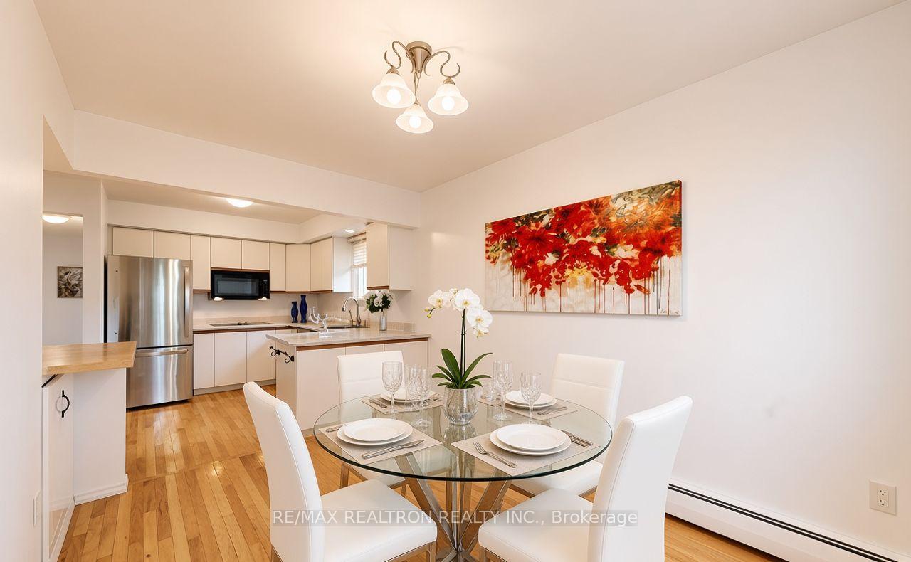 Photo 2 of 20201 Yonge Street, East Gwillimbury, Holland Landing — HOMEH