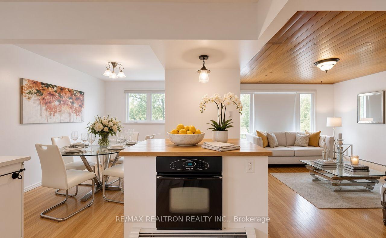 Photo 3 of 20201 Yonge Street, East Gwillimbury, Holland Landing — HOMEH