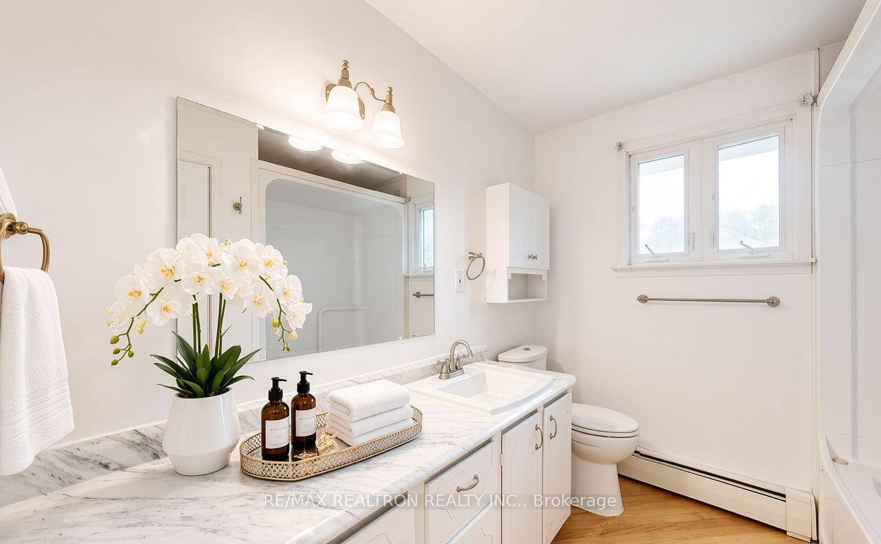 Photo 7 of 20201 Yonge Street, East Gwillimbury, Holland Landing — HOMEH