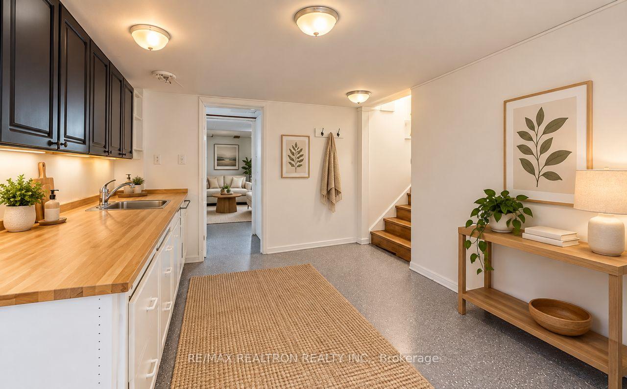 Photo 13 of 20201 Yonge Street, East Gwillimbury, Holland Landing — HOMEH