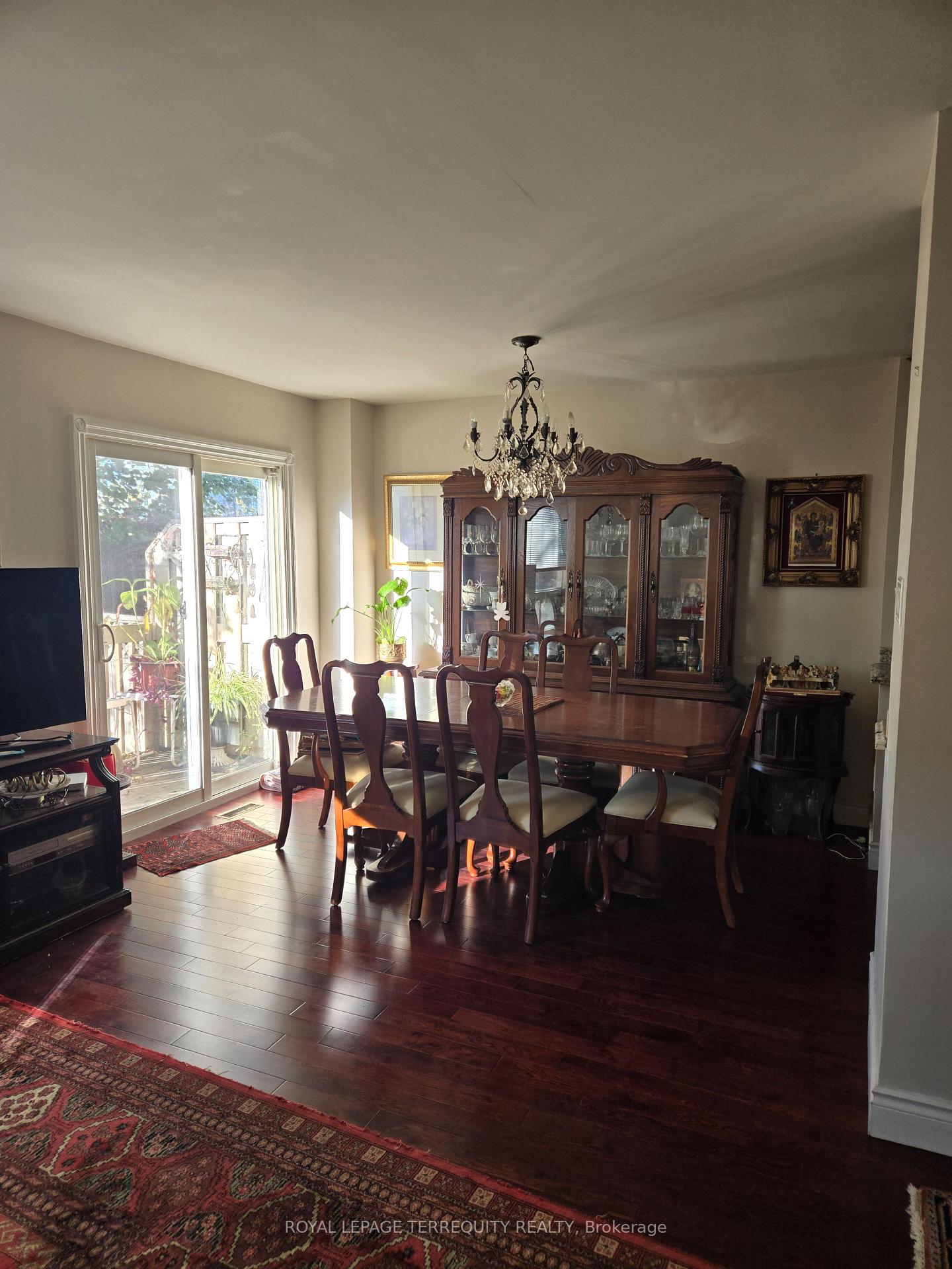 Photo 3 of 4635 Regents Terrace, Mississauga, Hurontario — HOMEH