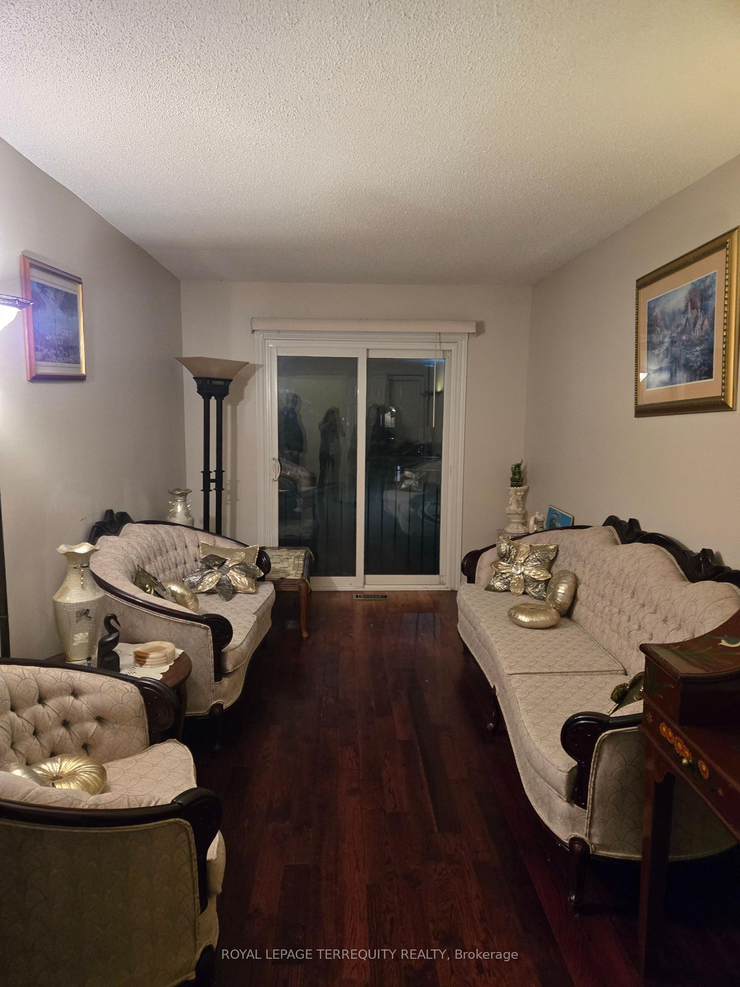 Photo 7 of 4635 Regents Terrace, Mississauga, Hurontario — HOMEH