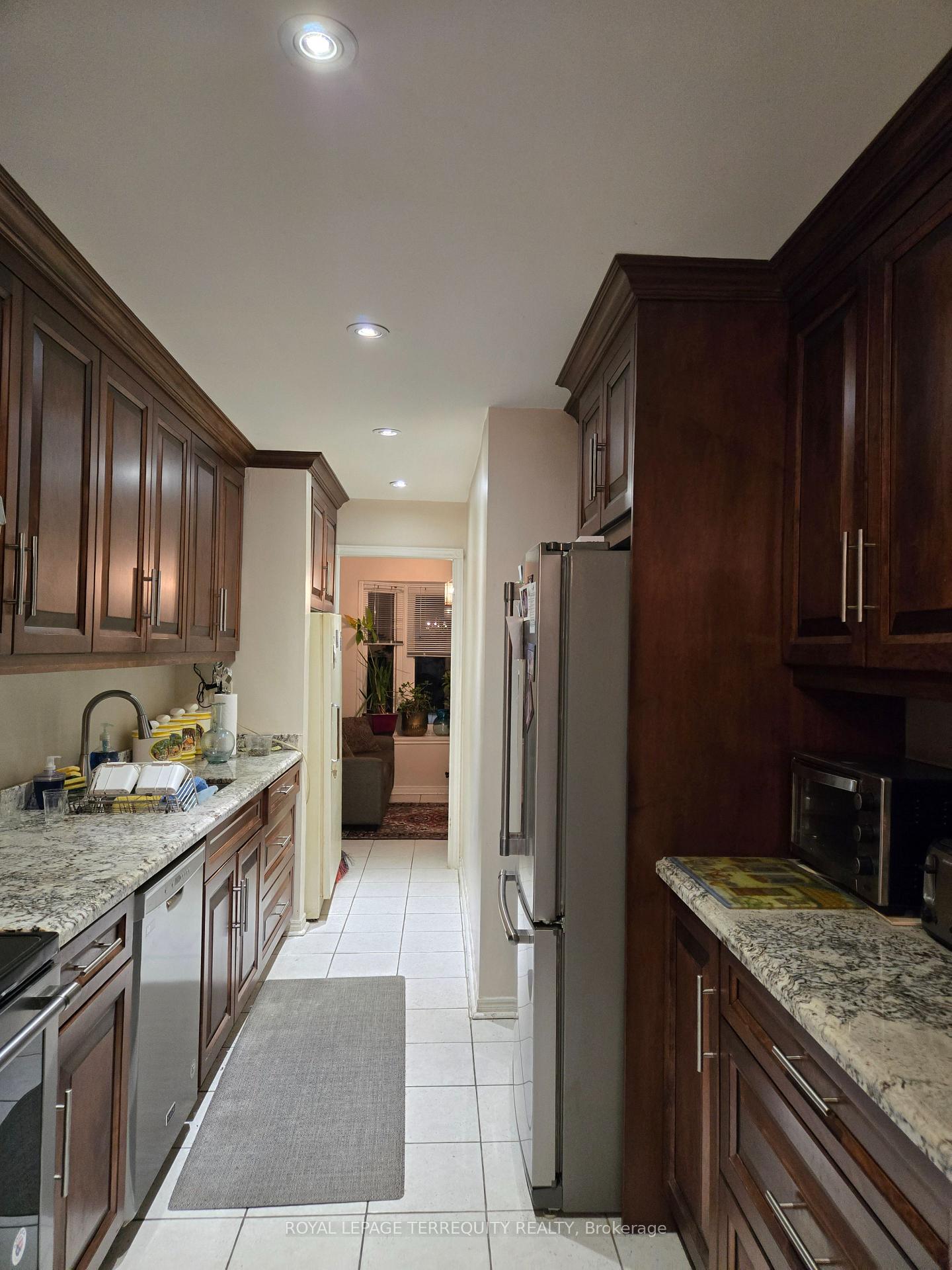 Photo 14 of 4635 Regents Terrace, Mississauga, Hurontario — HOMEH