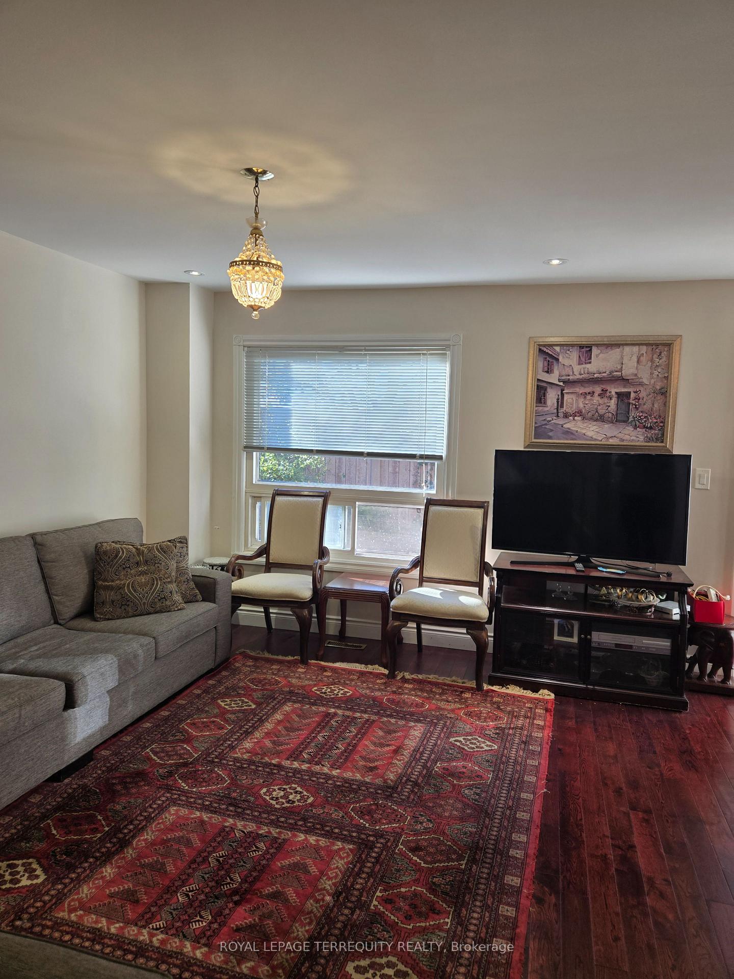 Photo 5 of 4635 Regents Terrace, Mississauga, Hurontario — HOMEH