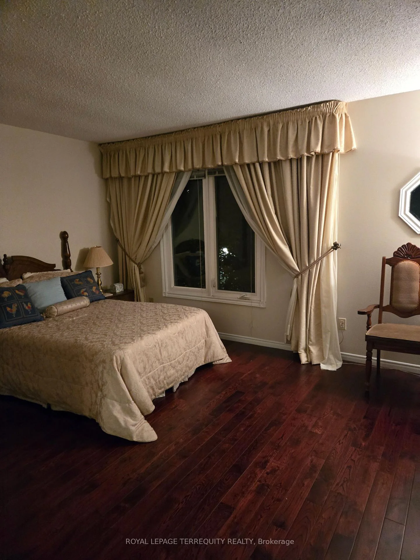 Photo 19 of 4635 Regents Terrace, Mississauga, Hurontario — HOMEH