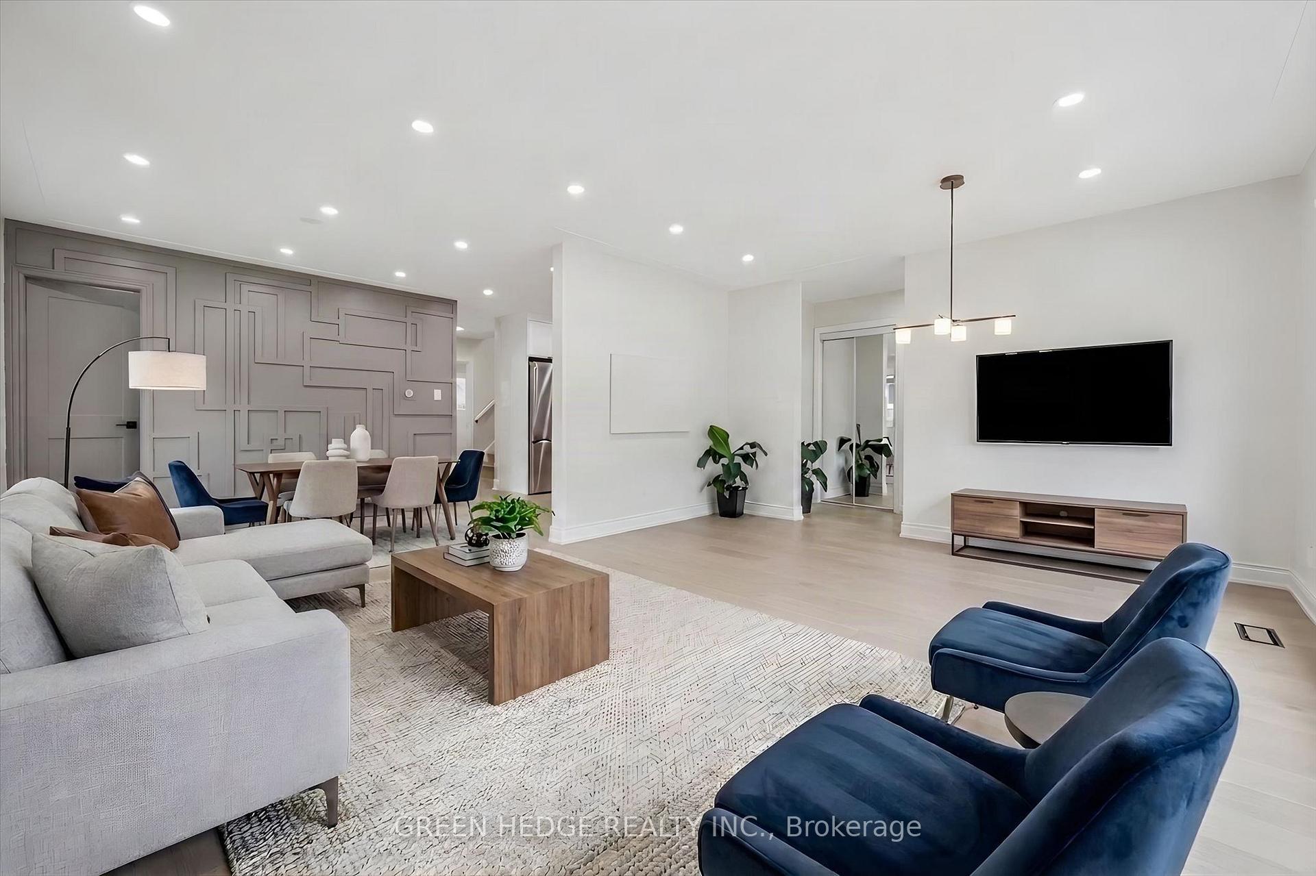 Photo 11 of 385 Village Crescent, Kitchener, Forest Hill — HOMEH