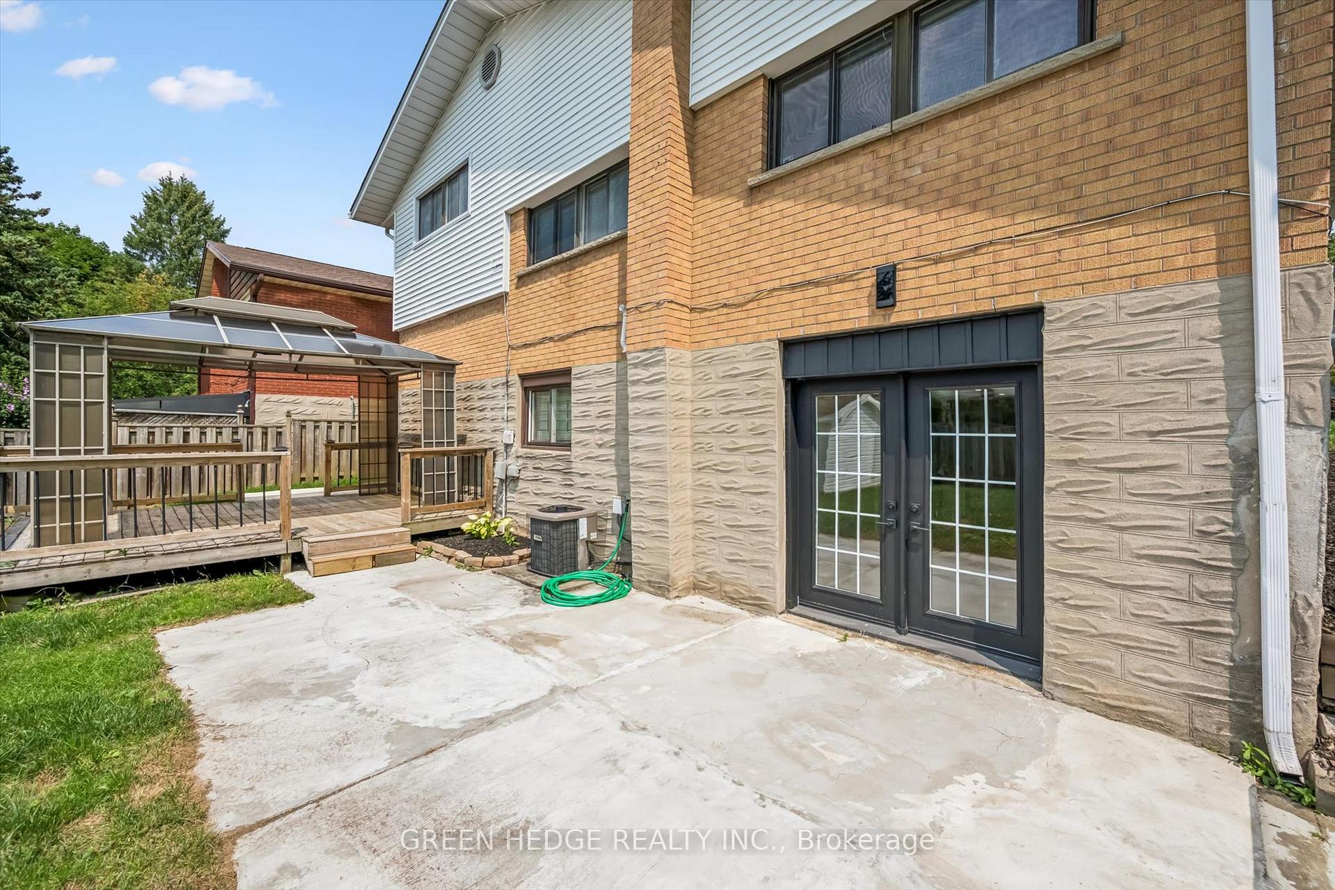 Photo 44 of 385 Village Crescent, Kitchener, Forest Hill — HOMEH