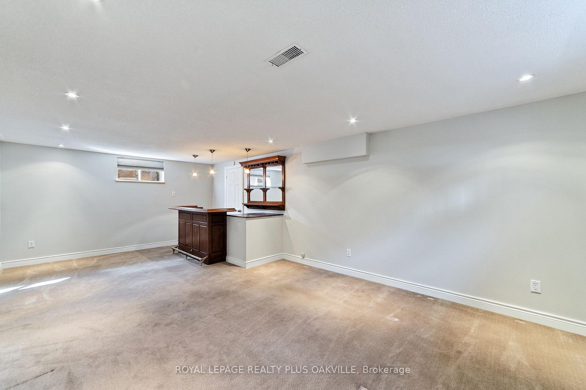 Photo 27 of 19 Endfield Avenue, Hamilton, Huntington — HOMEH
