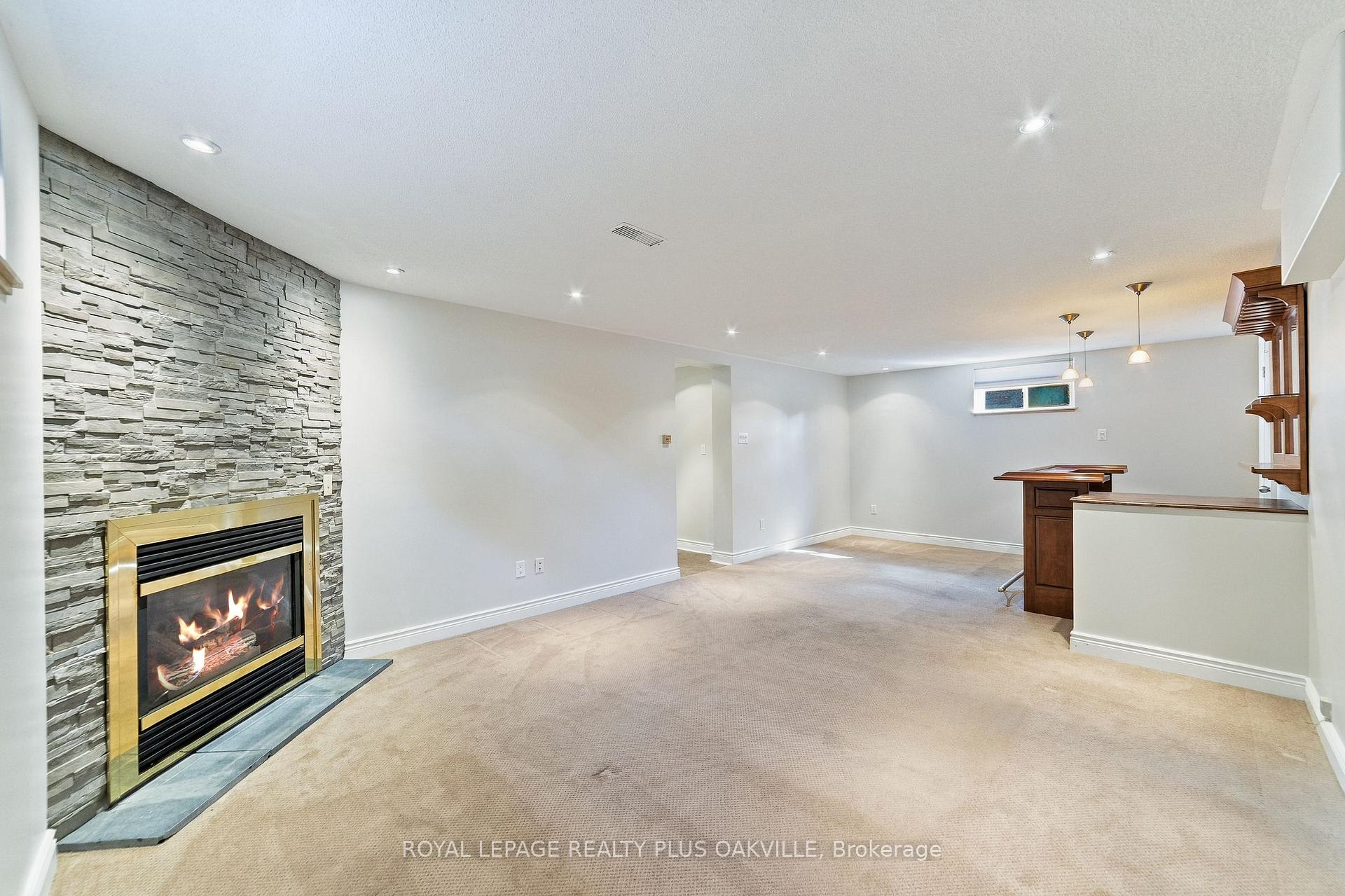 Photo 28 of 19 Endfield Avenue, Hamilton, Huntington — HOMEH