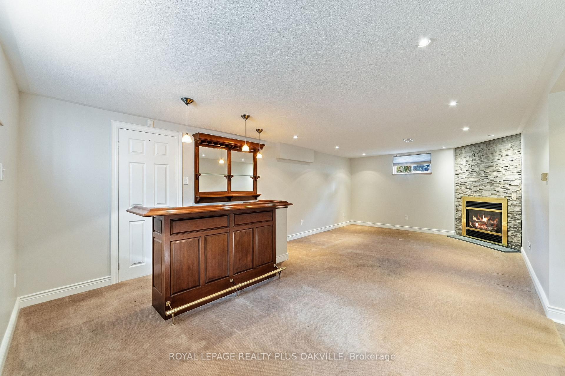 Photo 29 of 19 Endfield Avenue, Hamilton, Huntington — HOMEH