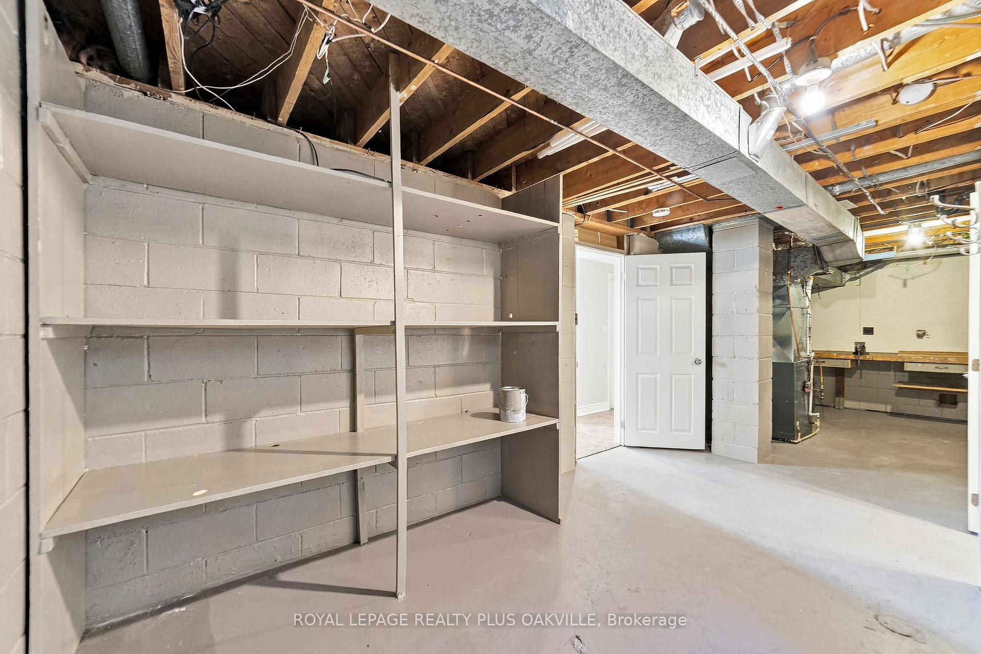 Photo 33 of 19 Endfield Avenue, Hamilton, Huntington — HOMEH