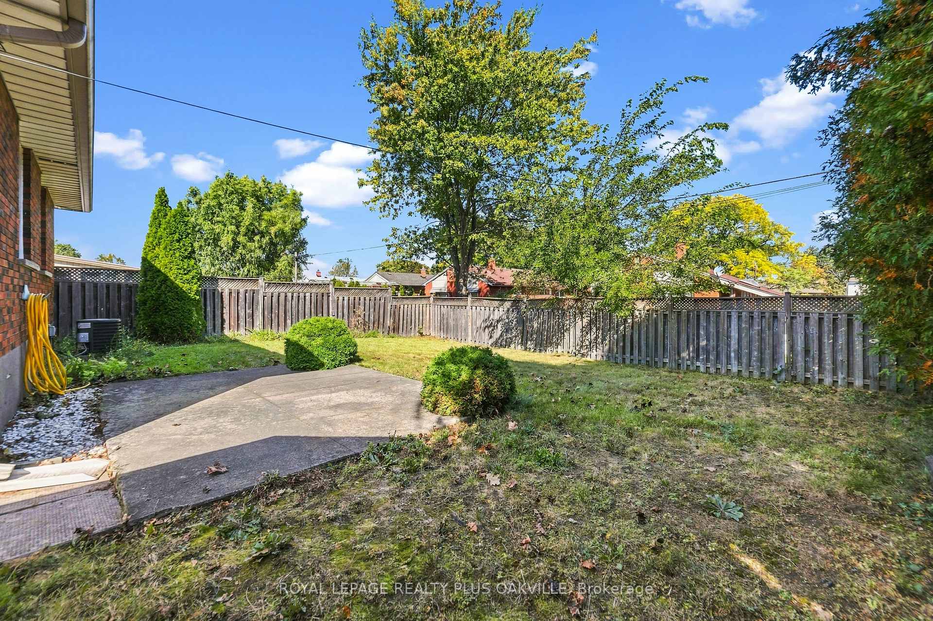Photo 36 of 19 Endfield Avenue, Hamilton, Huntington — HOMEH