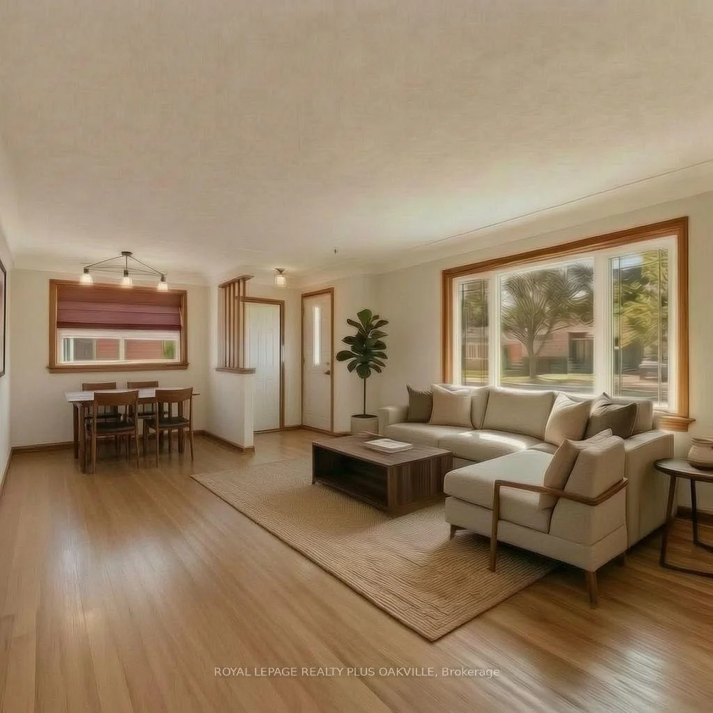 Photo 9 of 19 Endfield Avenue, Hamilton, Huntington — HOMEH