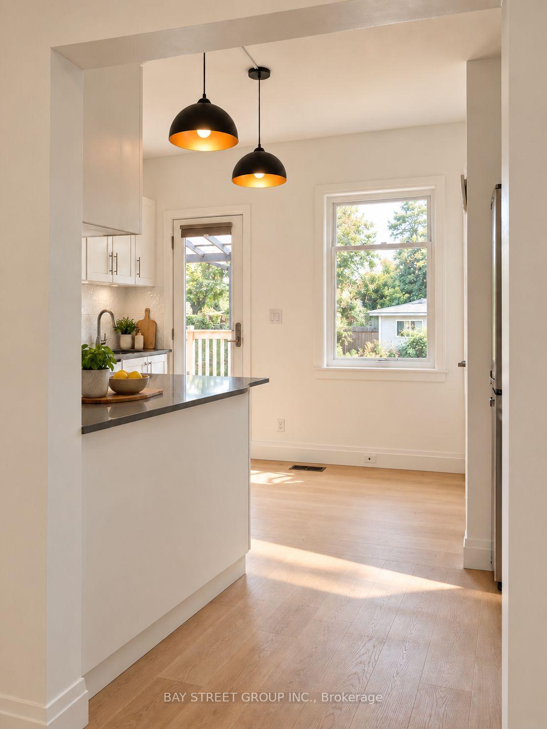 Photo 3 of 54 Thyra Avenue, Toronto, Crescent Town — HOMEH