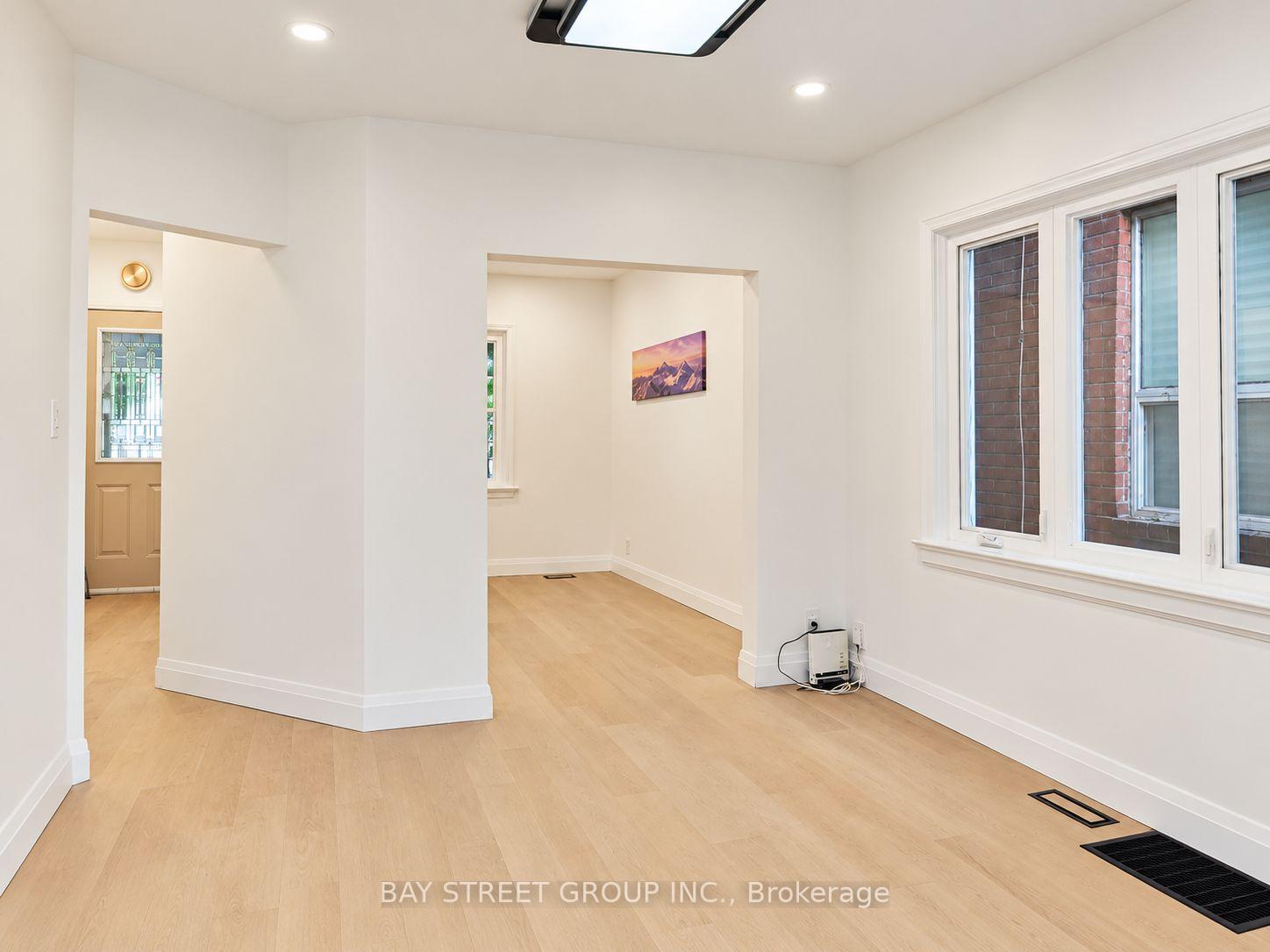 Photo 19 of 54 Thyra Avenue, Toronto, Crescent Town — HOMEH
