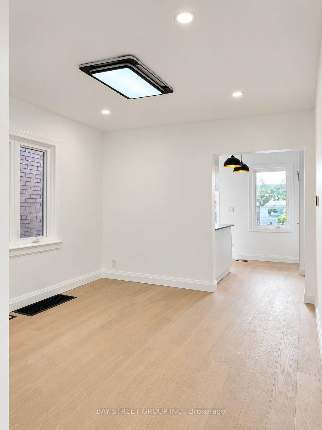 Photo 20 of 54 Thyra Avenue, Toronto, Crescent Town — HOMEH