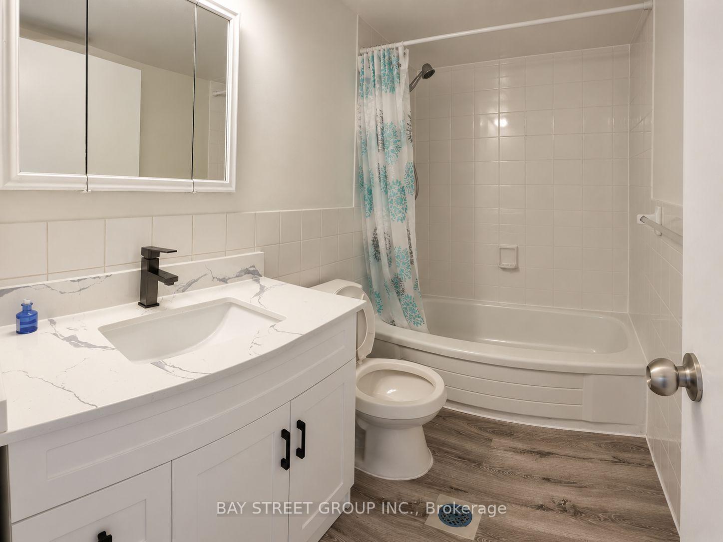 Photo 28 of 54 Thyra Avenue, Toronto, Crescent Town — HOMEH