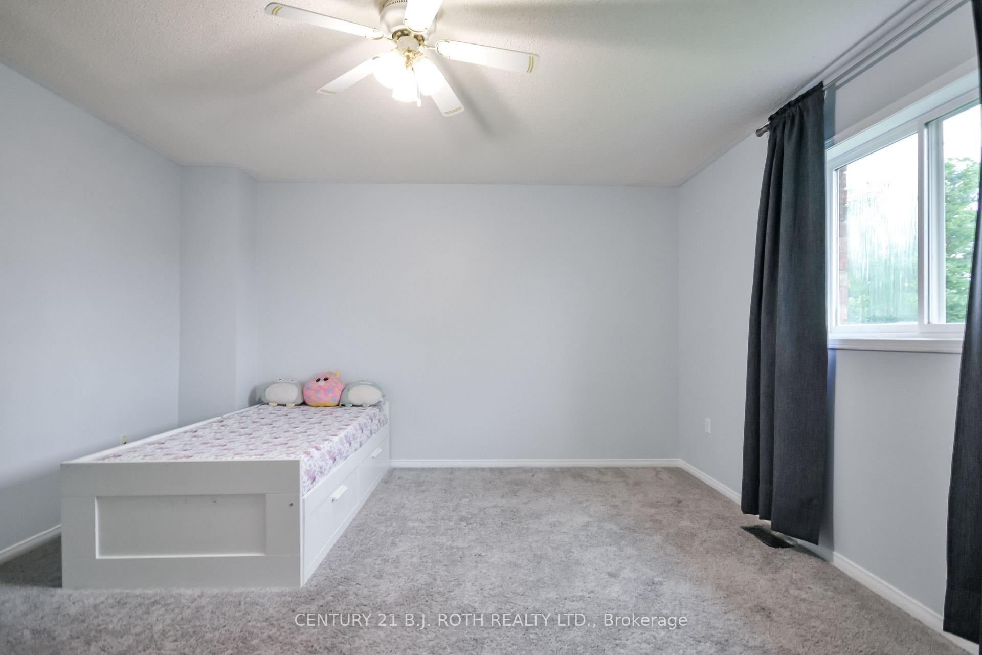 Photo 17 of 17 Crompton Drive, Barrie, Little Lake — HOMEH